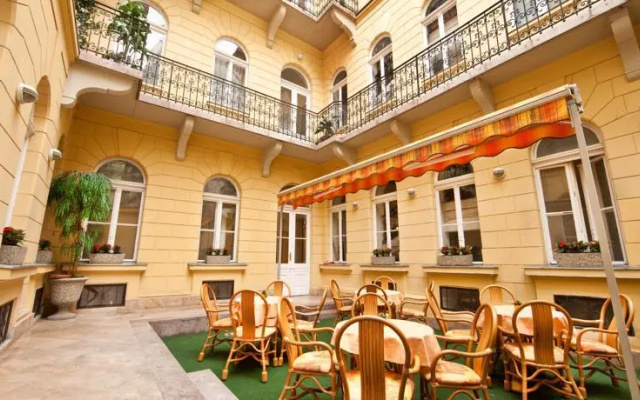Peregrinus Hotel