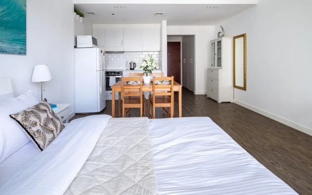 Rustic And Vibrant Studio Apartment In Downtown Dubai