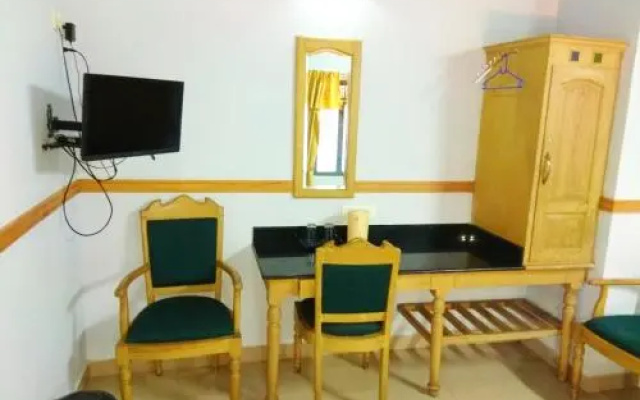 Hotel Maple Regency
