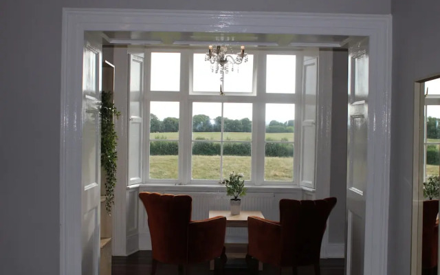 Woodville House