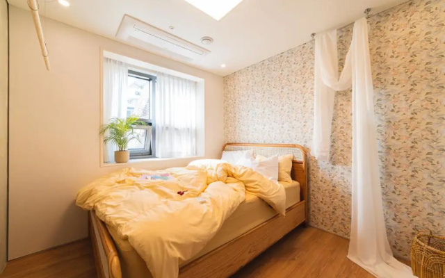 Hongik Univ Station Wave Family Suite #2