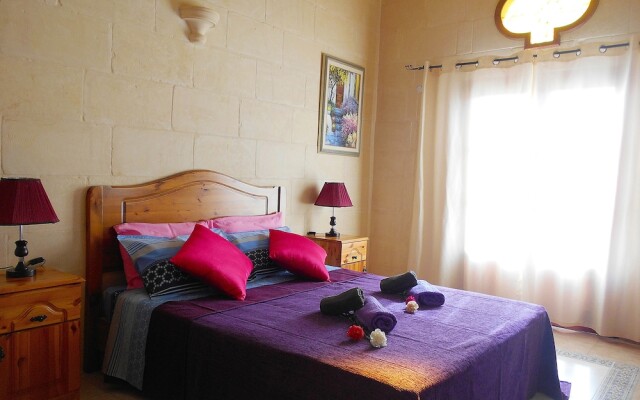Отель Narcisa Farmhouse B&B вид на фасад