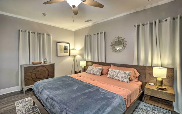 4 Mi to Dtwn: Dallas Gem w/ Furnished Patio