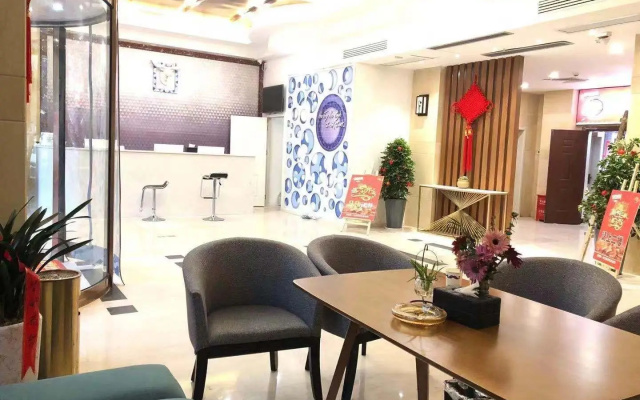 Pai Hotel Lichuan Outai Shopping Mall
