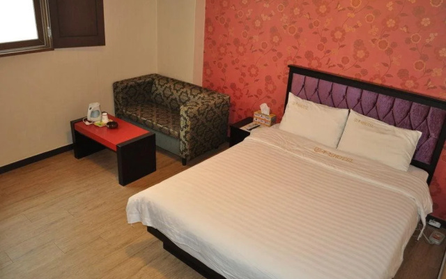Goodstay Jeonju Wooshin Hotel