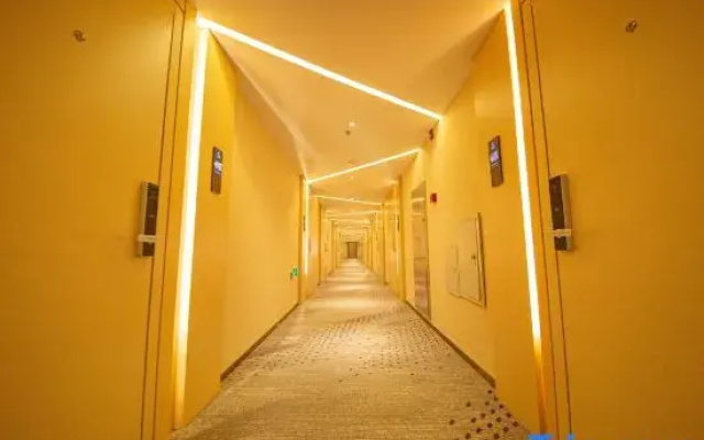 Lavande Hotel (Beijing Happy Valley Shibalidian)