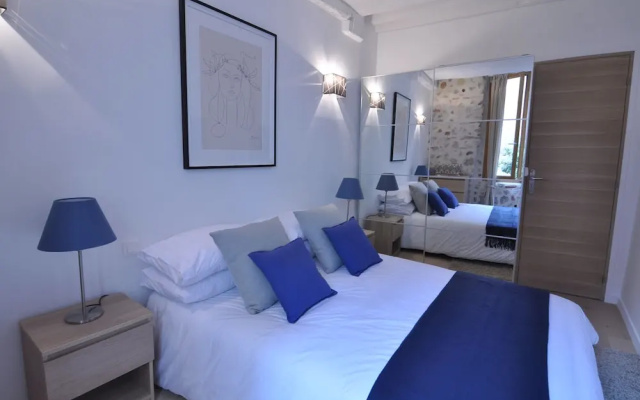 Picasso Apartments