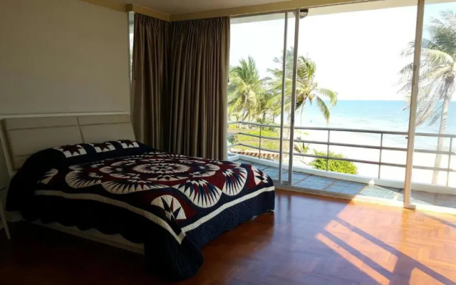 Private Beach Front 5 Bedrooms House