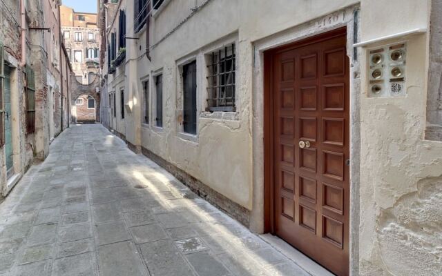 Отель Ca' Patrizia Apartment in Venice Италия, Венеция - отзывы, цены и фото номеров - забронировать отель Ca' Patrizia Apartment in Venice онлайн вид на фасад