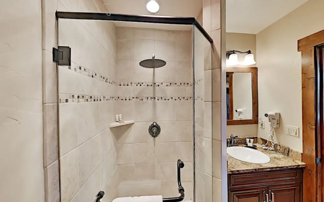 1891shrv 2 Bedroom Condo