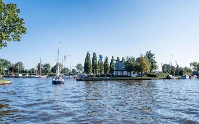 Water Villa in Balk With Lake Access