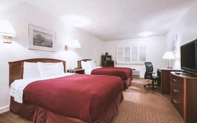 Sky-Palace Inn and Suites McCooK