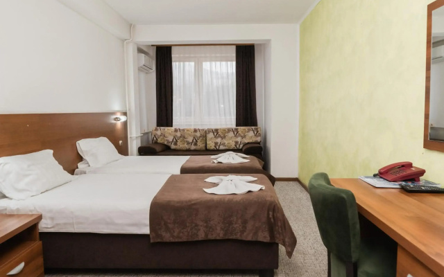 Hotel Damis