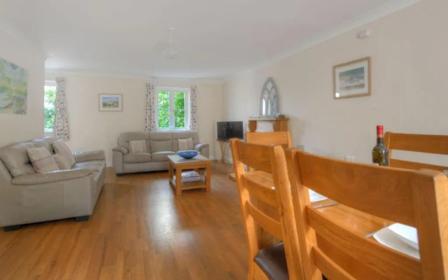1 Woodroffe Meadow