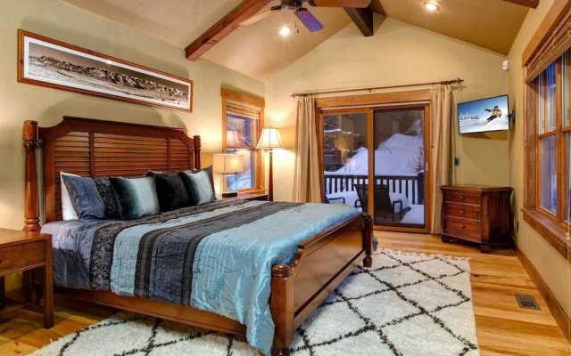 Upper Woodside Luxury 3 Bedroom Home