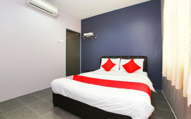 De Hotel by OYO Rooms