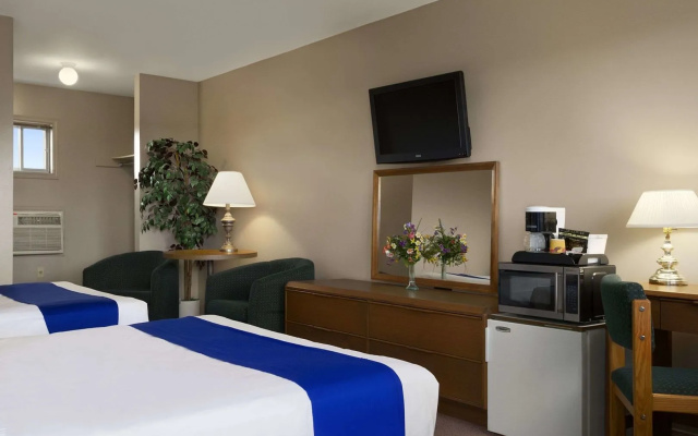 Knights Inn Lindsay