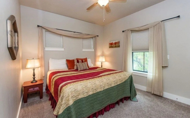 Far View Gasthaus 2 Bedroom Apts by RedAwning