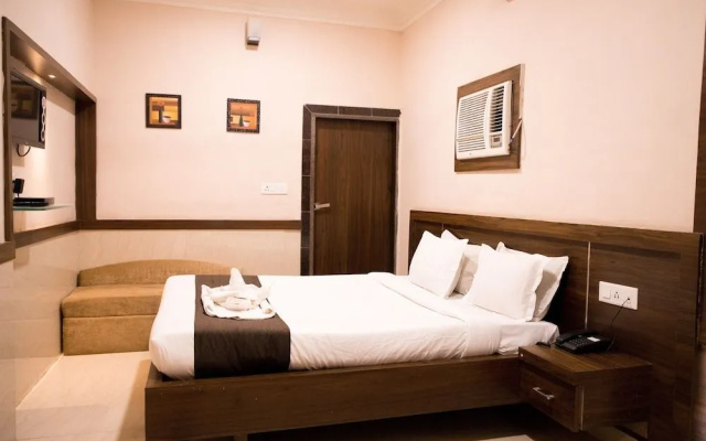 Hotel Paras