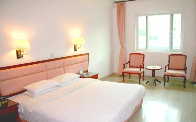 Megaboom Seaside Hotel