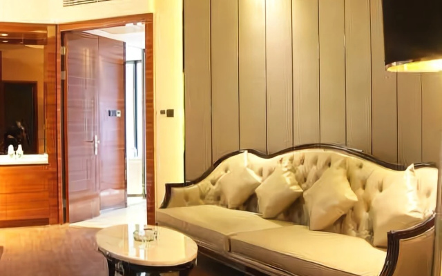 Royal Garden Hotel