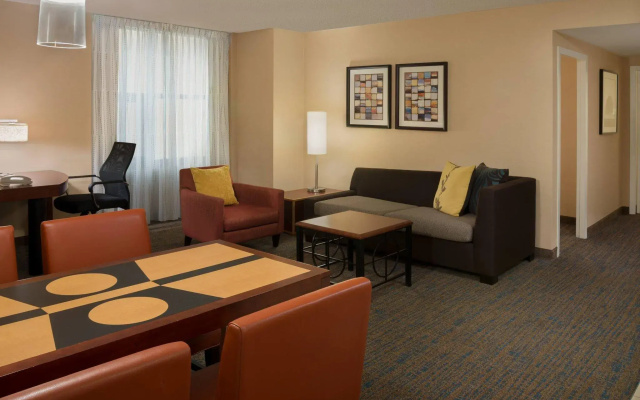 Residence Inn by Marriott Toronto Downtown / Entertainment District