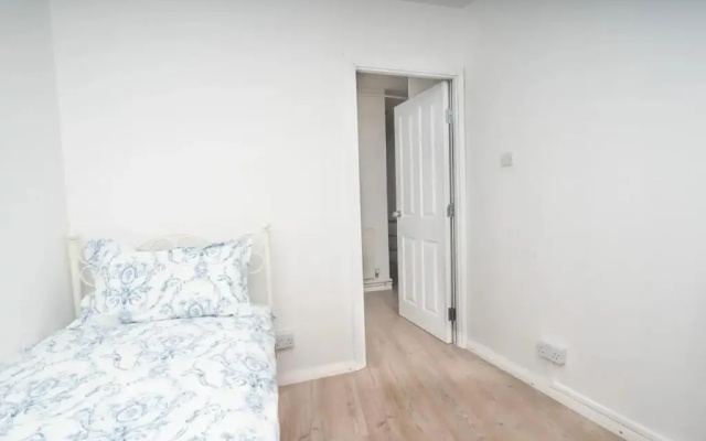 Modern 2-bedroom flat near Chelsea