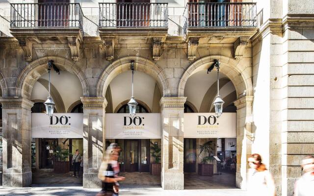 Hotel DO Plaça Reial вид на фасад