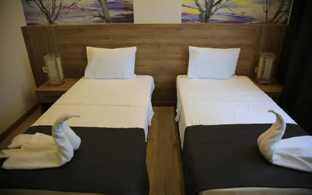 Golden World Suite Hotel