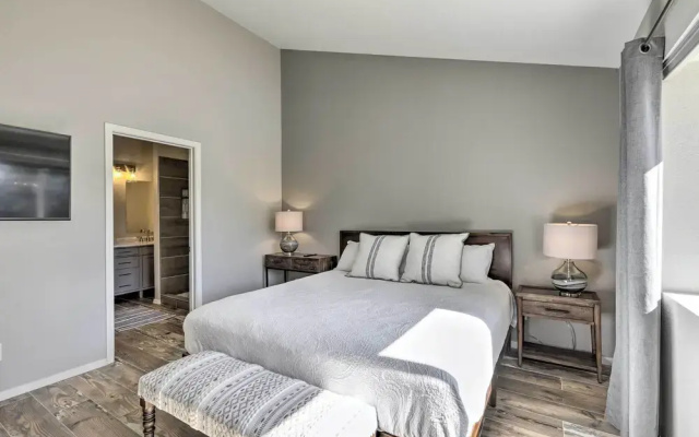 Modern Flagstaff Retreat ~ 4 Mi to Downtown!