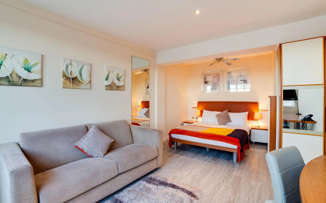 Roland House Apartments