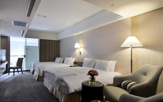 CHECK inn Select Taichung Dadun