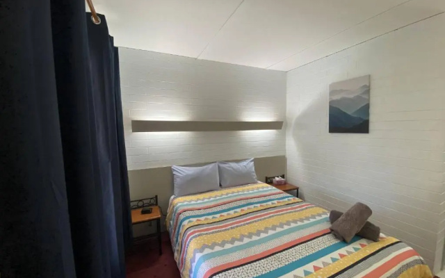 Capri Motel