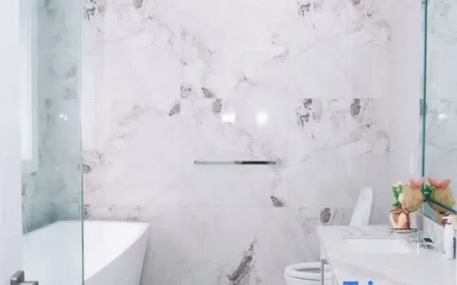 Luxury 2-Bed Suite /Private Bath/Near YVR/Free Parking