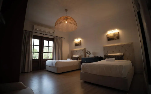 Al Junaidi Farm by Bridge Retreats