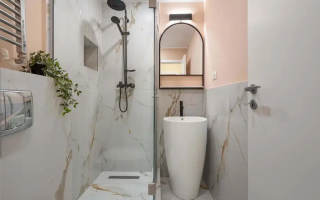 Elegant 3BR Flat Steps From Romanian Athenaeum