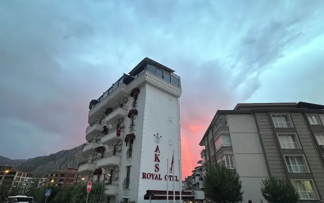 AKS Royal Otel