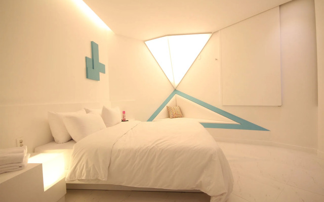 Club Hotel