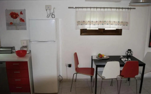 "The red kitchen" family house at kalyves
