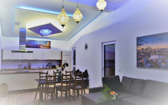Unique Apartment 11