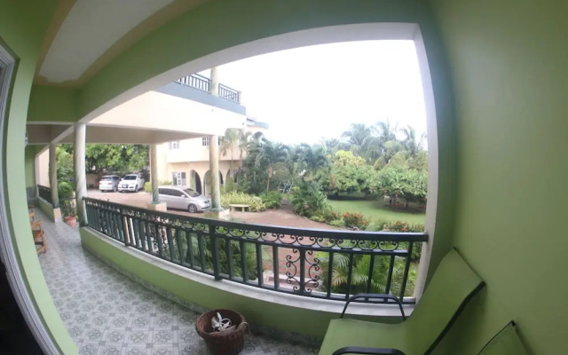 Royal Tower Suites