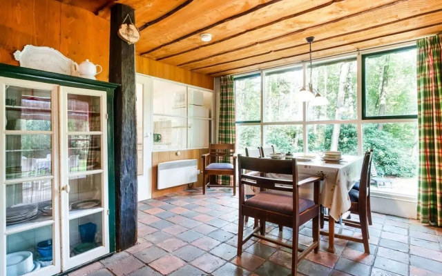 Lovely Holiday Home in Rheezerveen, in the Woods of Estate