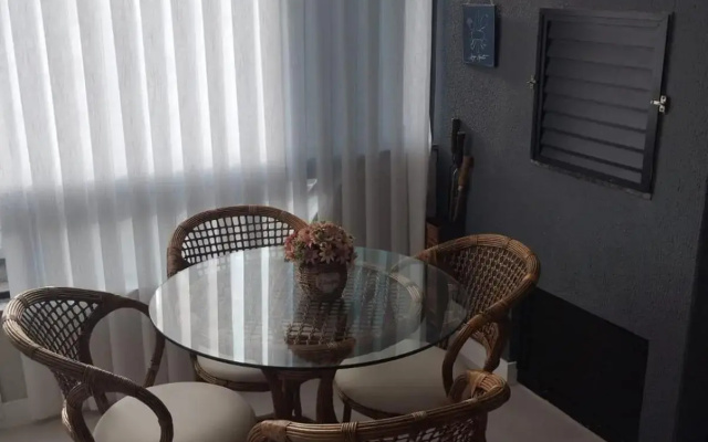 Apartamento em Meia Praia