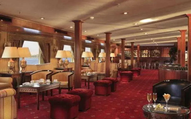Travcotels Cruise Luxor Hotel