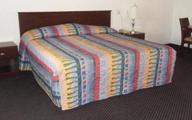 Deluxe Inn Palacios