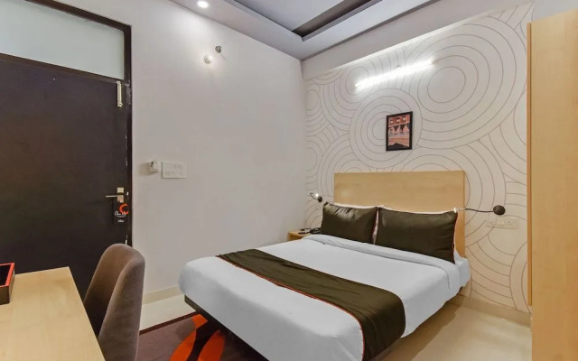 Collection O 40206 Govind Marg