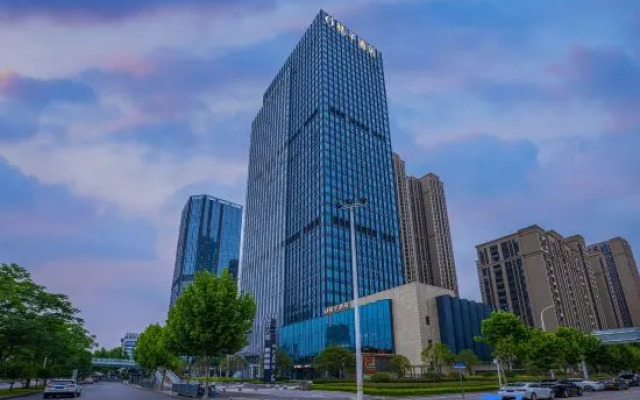 Orange Hotel (Wuhan Hankou Railway Station Fanhai CBD)