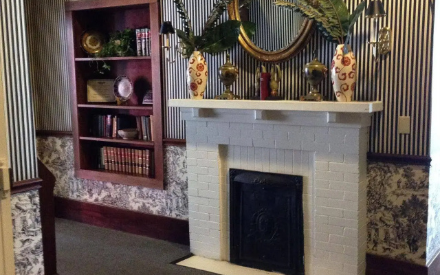 Hotel 27