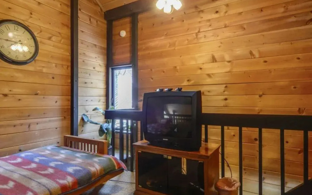 Cluster 19 2 Br condo by RedAwning