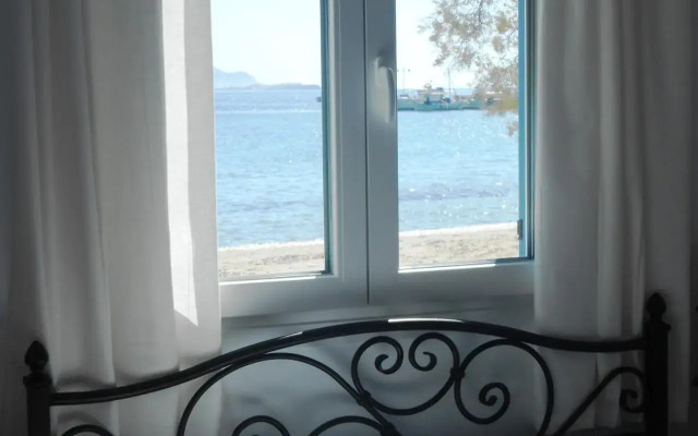 Floras Rooms